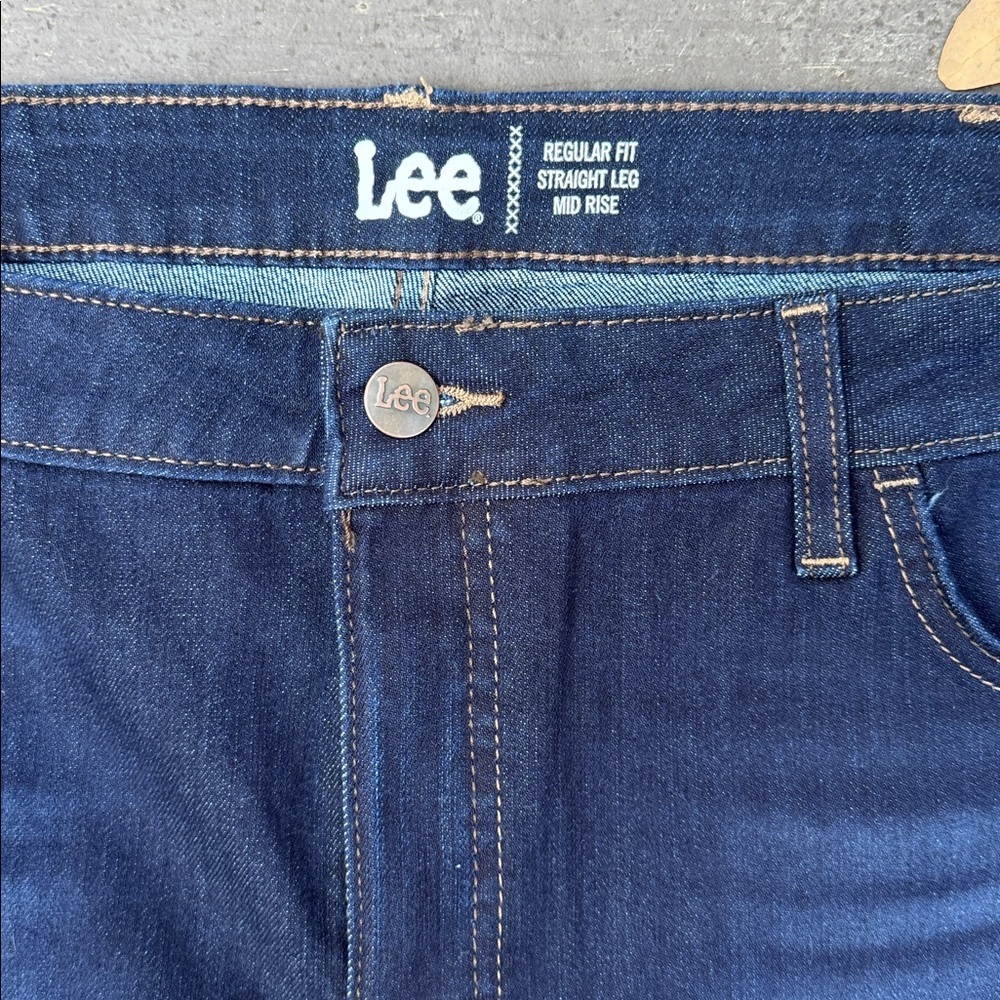 NWT Lee Women's Deep Indigo Midrise Regular Fit Straight Jeans size 22 Medium - Picture 2 of 5